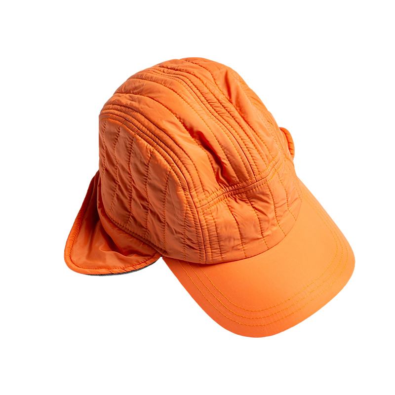 Boné acolchoado feminino